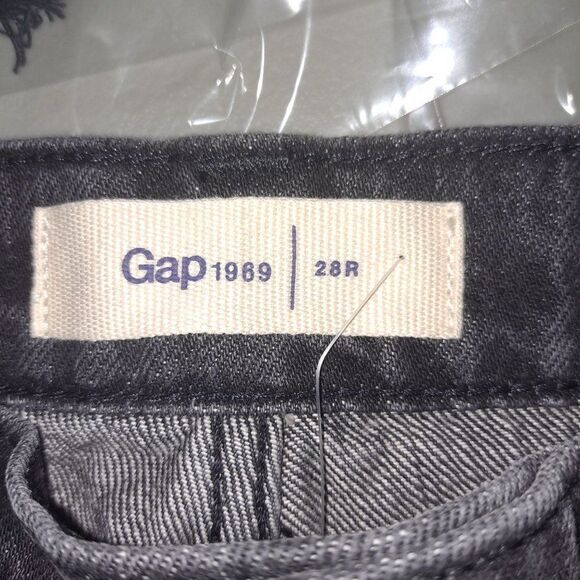 Gap Ladies Tomboy jeans NWOT - Picture 8 of 8